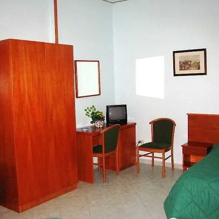 Garden 3* نابولي