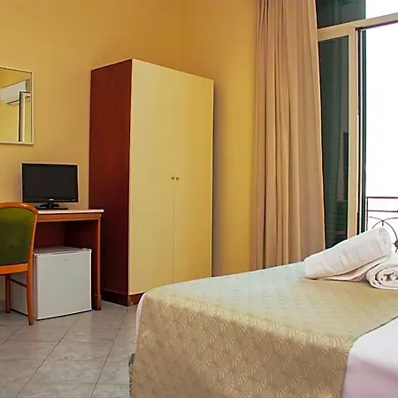 Hotel Garden Nápoles