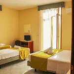 Garden Hotel 3*
